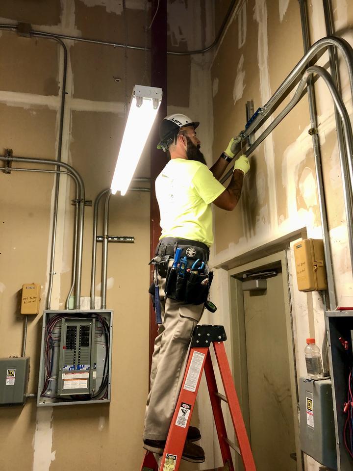 Phoenix Electrician photo 3